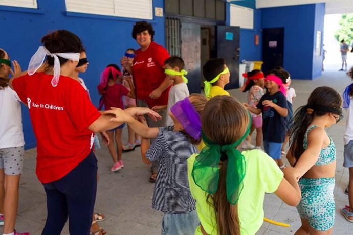 Niños jugando en los campamentos de Save The Children.