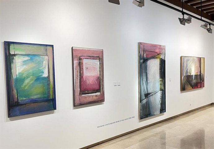 Algunas de las obras de Pilar Marco Tello  que se pueden ver en la sala de exposiciones del Palacio Pimentel.