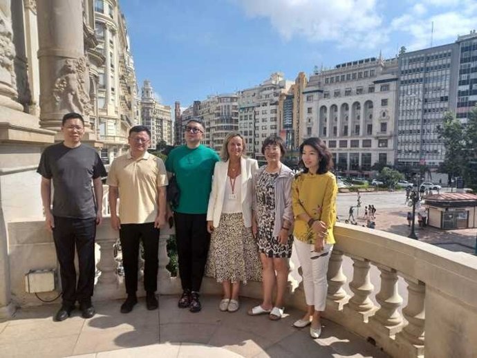 DELEGACIÓN DE EMPRESARIOS TURÍSTICOS PROCEDENTES DE CHINA VISITAN EL AYUNTAMIENTO DE VALENCIA