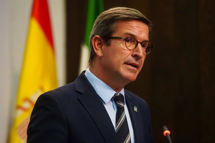 Archivo - El consejero de Industria, Energía y Minas, Jorge Paradela. 