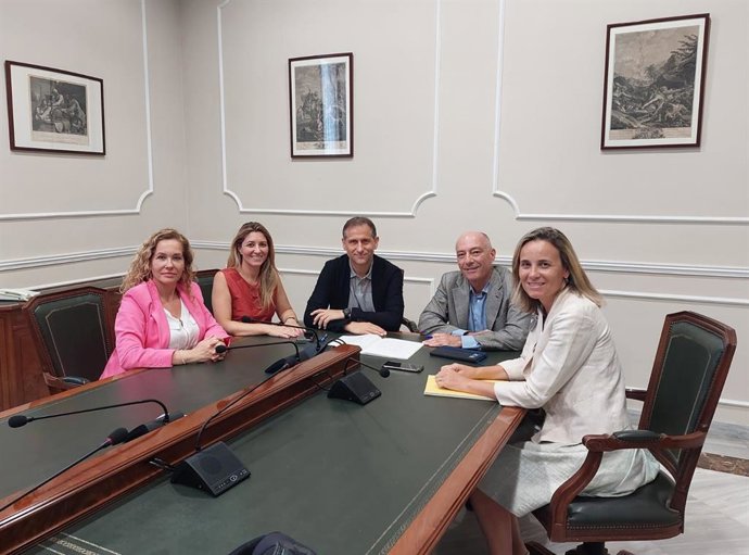 Reunión entre representantes del Ayuntamiento de Valncia y vecinales