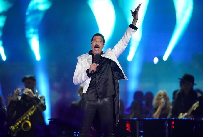 Archivo - El cantante americano Lionel Richie en su actuación durante el concierto de la Coronation del rey Carlos III y la reina Camila. Photo: Yui Mok/PA Wire/dpa