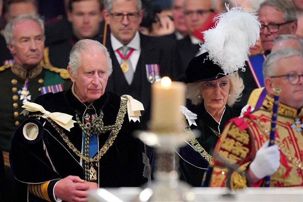 Los reyes Carlos III y Camila en la catedral de Edimburgo