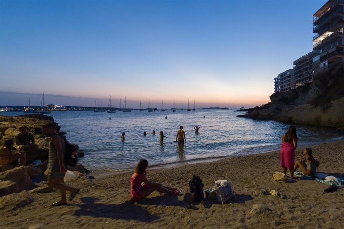 Archivo - Atardecer en Ses Variades, a 10 de agosto de 2022, en Ibiza, Baleares (España).