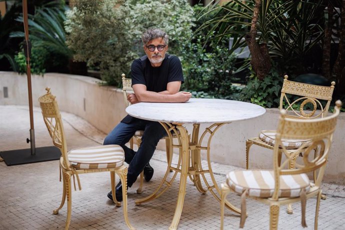 El director de cine Paolo Genovese posa para Europa Press tras una entrevista por su película 'El primer día de mi vida', en el Hotel Intercontinental, a 21 de junio de 2023, en Madrid (España). 