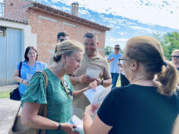 Del Moral surante su visita a Mengíbar