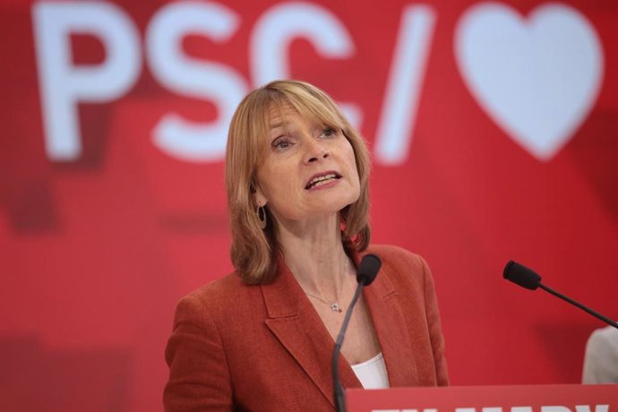 Archivo - La viceprimera secretaria de organización del PSC, Llusa Moret, durante la noche electoral del PSC