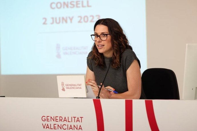 Archivo - La vicepresidenta y portavoz del Consell, Aitana Mas, en rueda de prensa tras el Pleno del Consell