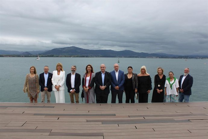 Integrantes de las candidaturas de Vox Cantabria al Congreso y al Senado