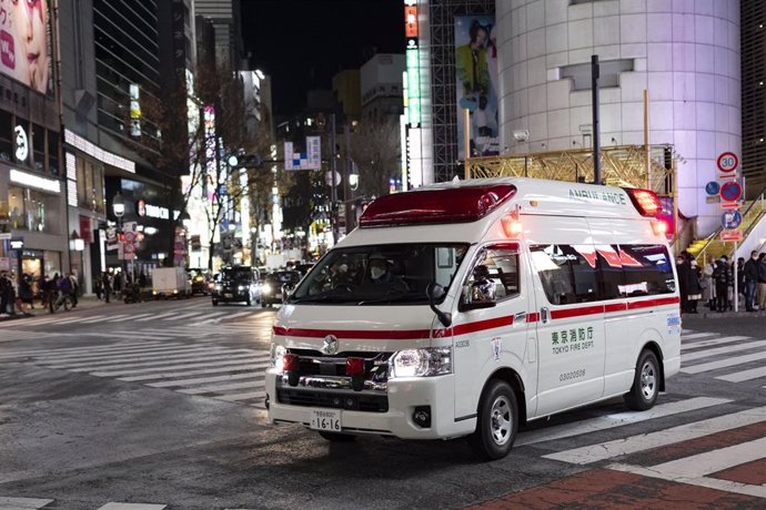 Archivo - Una ambulancia en Japón