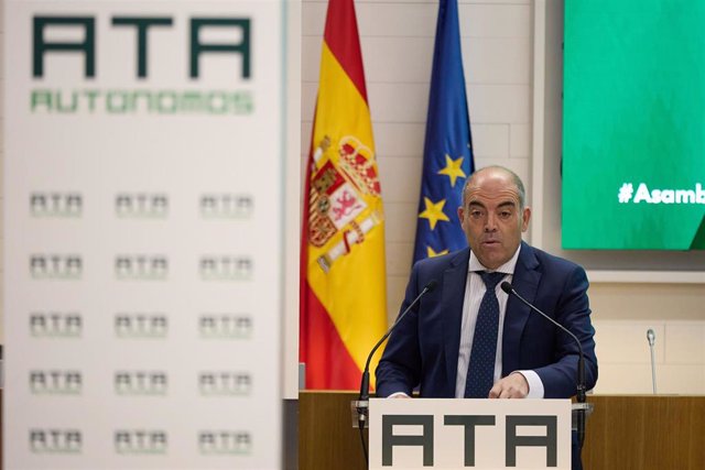 Archivo - El presidente de ATA y vicepresidente de CEOE, Lorenzo Amor, interviene durante la clausura de la Asamblea ordinaria de ATA, a 5 de junio de 2023, en Madrid (España). 