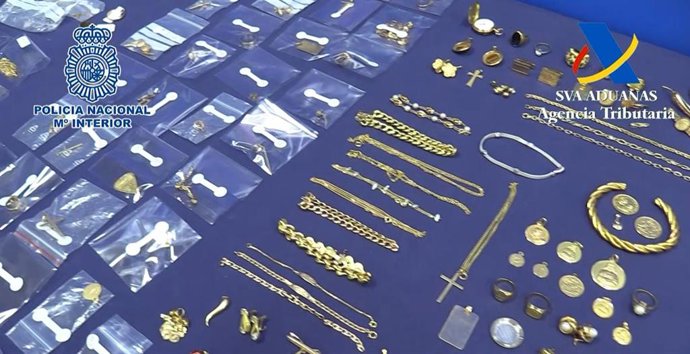Archivo - Cae un grupo criminal dedicado a la fundición de joyas provenientes de robos en viviendas