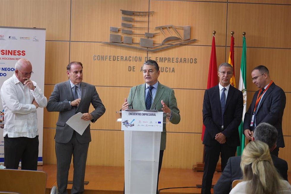 El consejero de la Presidencia, Antonio Sanz, este jueves en la sede de la Confederación de Empresarios de Andalucía (CEA) en el encuentro empresarial 'Inversión en la región de Tánger-Tetuán-Alhucema: Una región en la encrucijada de carreteras globales