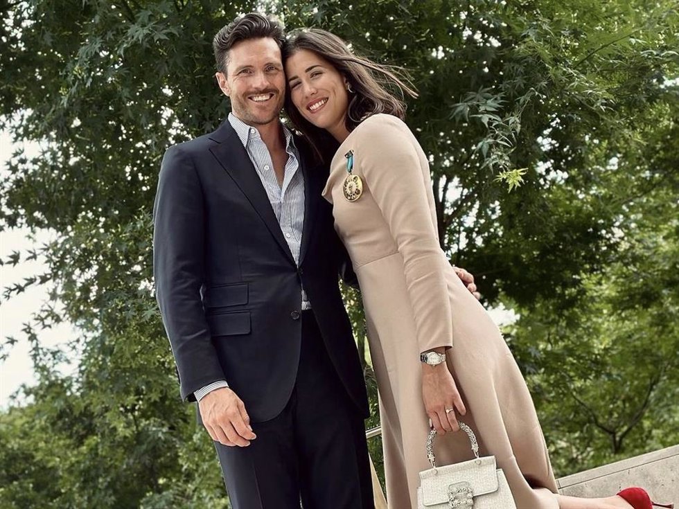 Garbiñe Muguruza, derroche de amor con Arthur Borges en el acto en el que ha recibido la Medalla de Oro al Mérito Deportivo