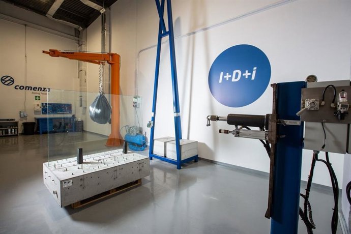 Laboratorio de ensayos climatizado para barandillas en Lugo. 