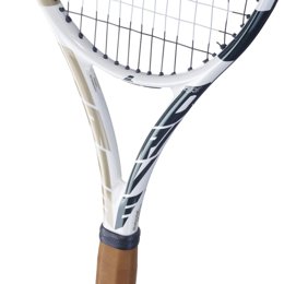 Babolat celebra 10 años de relación con Wimbledon con una colección icónica.