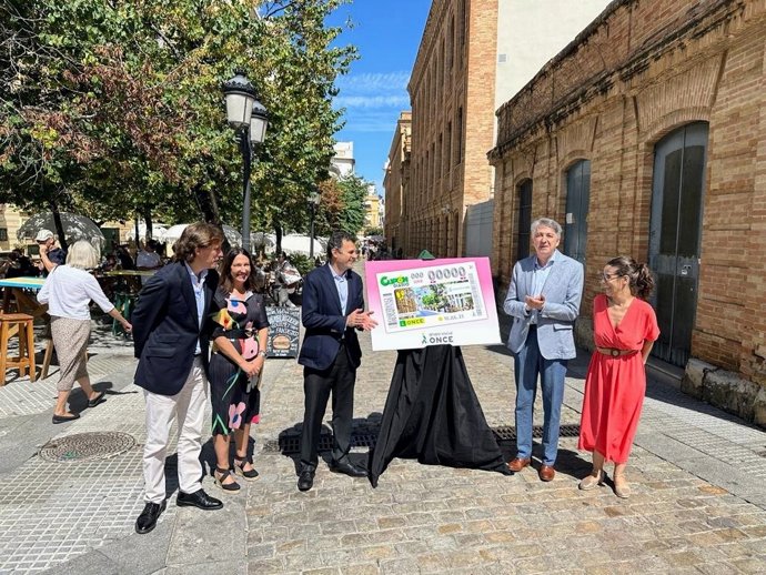 Presentación del cupón de la ONCE dedicado a la calle Plocia