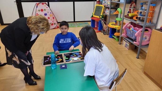 La consejera María Victoria Broto en una reciente visita a un centro de Atención Tempran