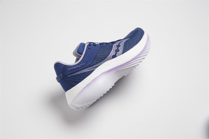 Archivo - Saucony lanza las zapatillas Kinvara Pro, con placa de carbono y más duraderas.