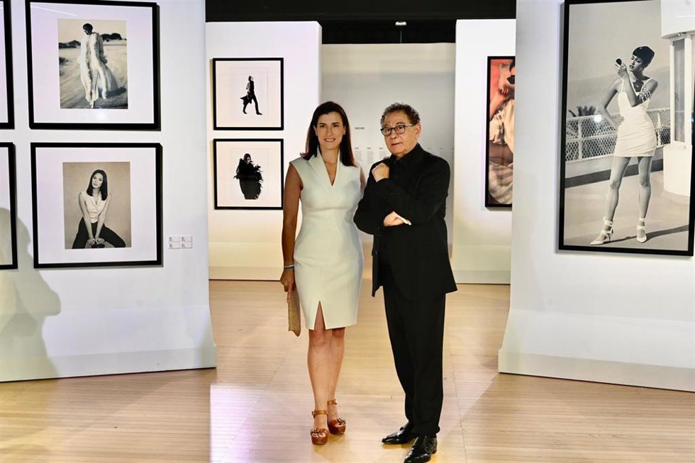 El centro cívico Tabacalera acoge una exposición de los 40 años de la marca Roberto Verino.
