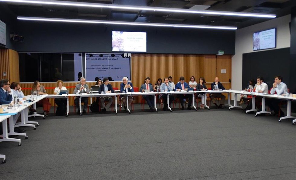 Cofides presenta a las gestoras españolas el Fondo de Impacto Social, dotado con 400 millones de euros.
