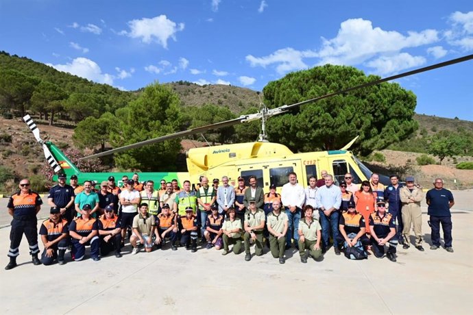La Junta forma a los voluntarios de los Grupos Locales de Pronto Auxilio para actuar ante incendios forestales.