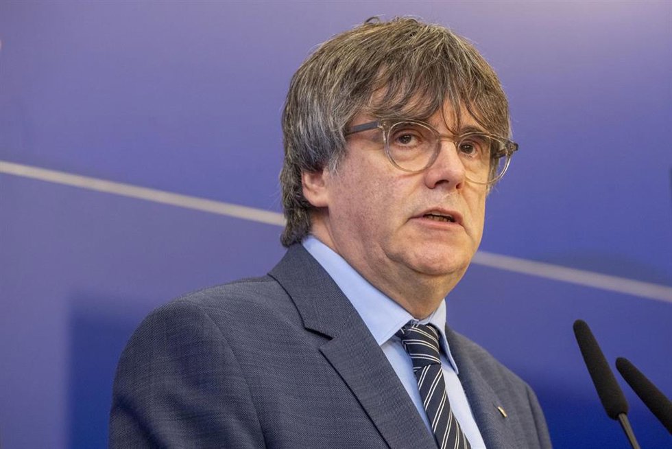 El expresidente catalán y eurodiputado Carles Puigdemont en una rueda de prensa tras conocer la decisión del Tribunal General de la Unión Europea de ratificar el fin de su inmunidad.