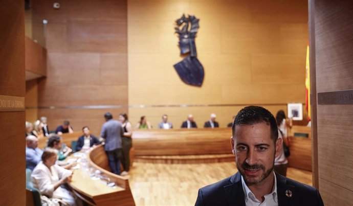 El alcalde de Mislata, Carlos Fernández Bielsa, durante un pleno de la Diputación de Valencia, a 6 de julio de 2023