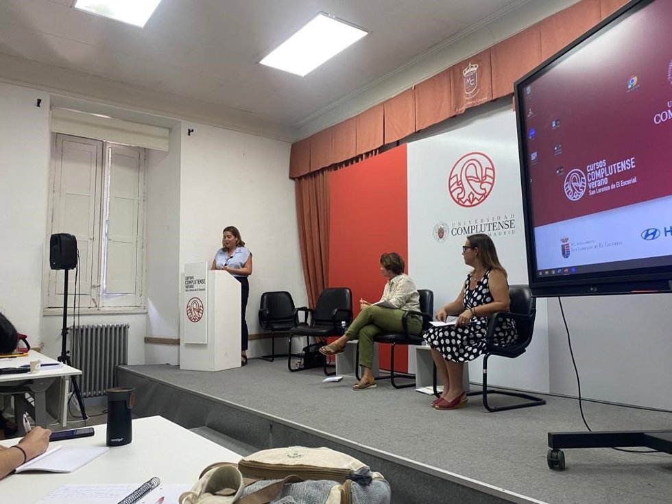 Rodríguez 'Pam' en la mesa redonda 'Políticas para la prevención de las violencias e implicación en los cuidados de los hombres',