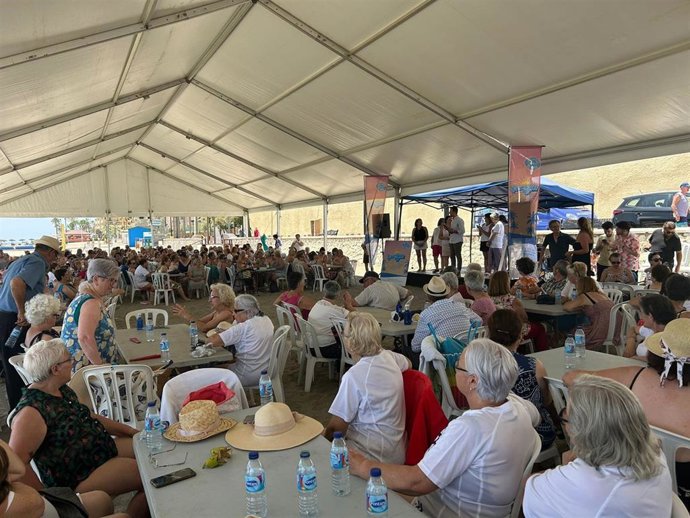 La Playa Del Castillo De Fuengirola Acoge El Tercer Encuentro Playero La Gramola De La Diputación
