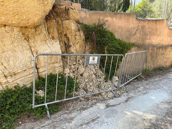 Uno de los caminos de Senselles que el PP ha señalado por su "estado de abandono".