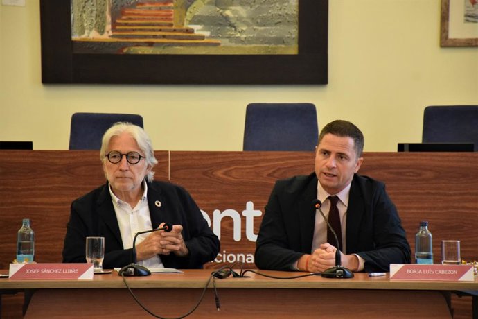 El president de Foment del Treball, Josep Sánchez Llibre, i l'ambaixador en missió especial per la crisi de la covid-19 i de Salut Global, Borja Cabezón