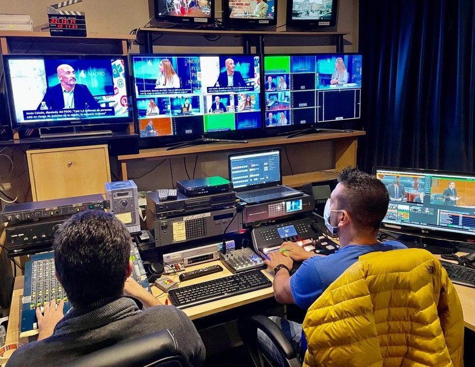 Parte del equipo técnico de Canal 33 TV al inicio de la temporada