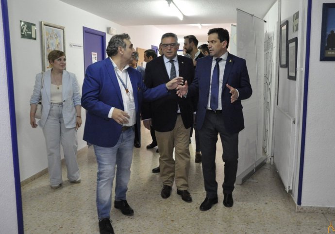 El presidente de la Diputación de Ciudad Real, Miguel Ángel Valverde, expresa su compromiso con el tercer sector en las jornadas nacionales del Instituto de Investigación y Desarrollo Social de Enfermedades Poco Frecuentes