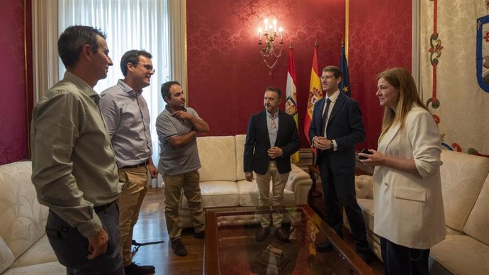 Capellán recibe a los representantes del sector bodeguero