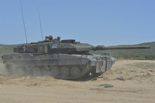 Archivo - Imagen de archivo de un tanque Leopard alemán