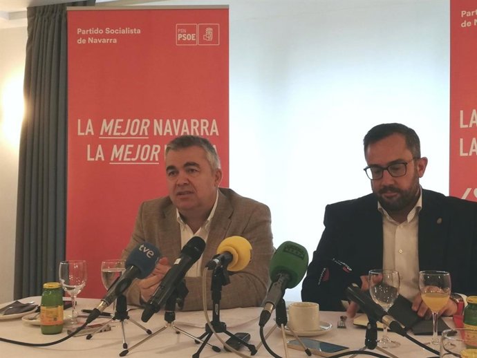 Santos Cerdán y Javier Remírez, cabezas de lista del PSOE al Congreso y el Senado por Navarra respectivamente.