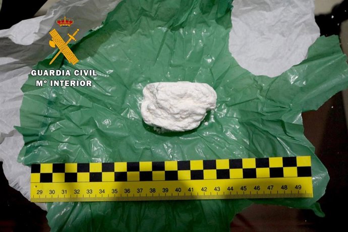 Droga intervenida en La Carolina.