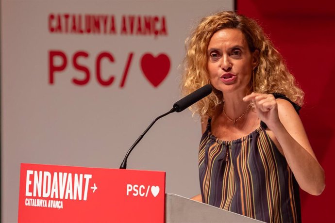 Meritxell Batet interviene en el acto de inicio de campaña electoral del PSC, en el Auditori Axa, a 6 de julio de 2023, en Barcelona, Catalunya (España). 