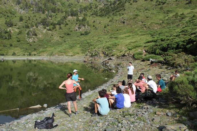 Más de 300.000 niños y jóvenes se inscriben en actividades de ocio educativo este verano en Catalunya