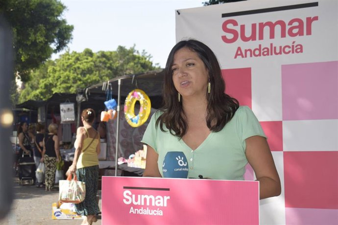 La candidata número 2 de Sumar al Congreso por Málaga, Mar González, en rueda de prensa