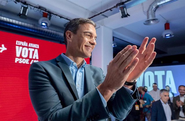 The Secretary General of the PSOE and President of the Government, Pedro Sánchez, applauds upon his arrival at the presentation of the PSOE's electoral program for the general elections in Madrid, in the Espacio Próxima Estación, on July 7, 2023, in Madrid (Spain).