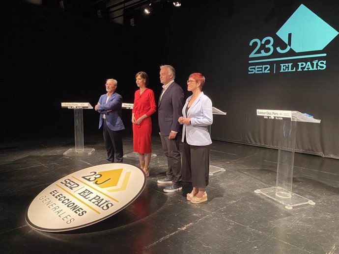 Debate de las elecciones generales de la SER. (I-D) Carlos Flores, Diana Morant, Esteban González Pons, gueda Micó