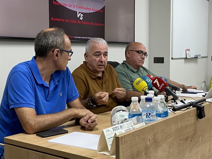 Representantes del Sindicato Médico de Málaga y de la Asociación de Pacientes con Pluripatologías Crónicas han criticado la situación que prevén que se produzca a partir de agosto en el Hospital Universitario Virgen de la Victoria de la capital.