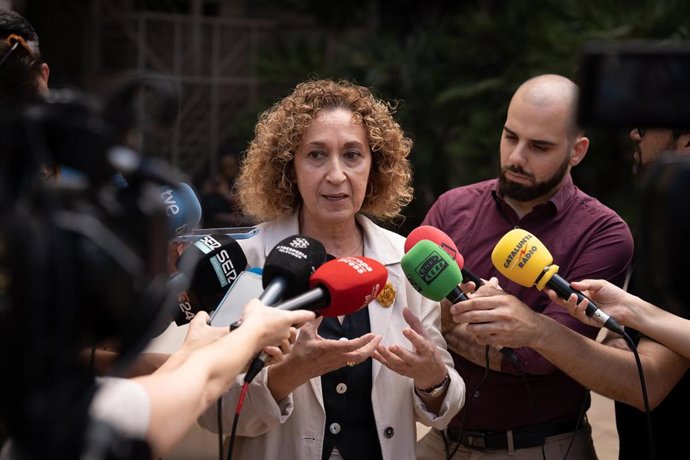 La consellera de Territorio de la Generalitat, Ester Capella, en declaraciones a la prensa