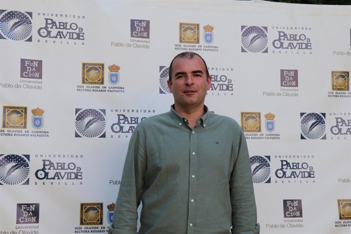 Decano de la Facultad de Empresariales de la UPO, Jesús Cambra.