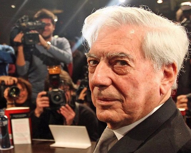 Archivo - Vargas Llosa 