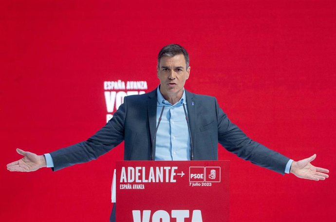 El secretario general del PSOE y presidente del Gobierno, Pedro Sánchez, interviene durante presentación del programa electoral del PSOE para las elecciones generales en Madrid, en el Espacio Próxima Estación, a 7 de julio de 2023, en Madrid (España).