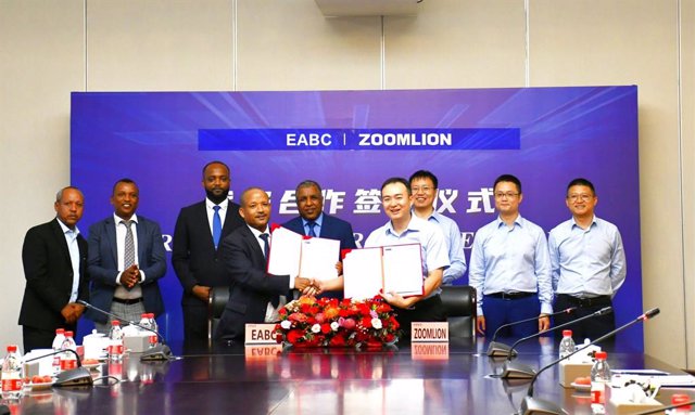 Zoomlion Signs Strategic Cooperation Agreement with EABC at the 3rd China-Africa Economic and Trade Expo, Further Promoting Joint Development with African Partners