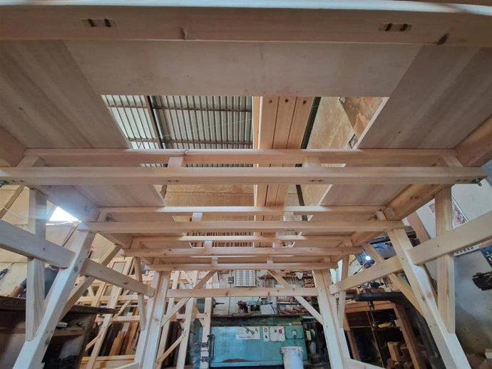 Nueva parihuela del paso de la Virgen de los Reyes de Sevilla.